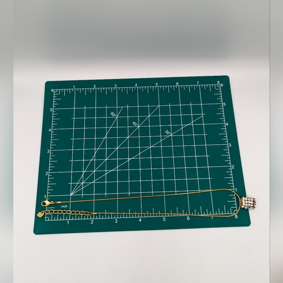 Vintage Swarovski crystals pendants signed on a gold tone Authentic - Picture 8 of 9